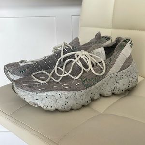 Nike Women’s Space Hippie 04